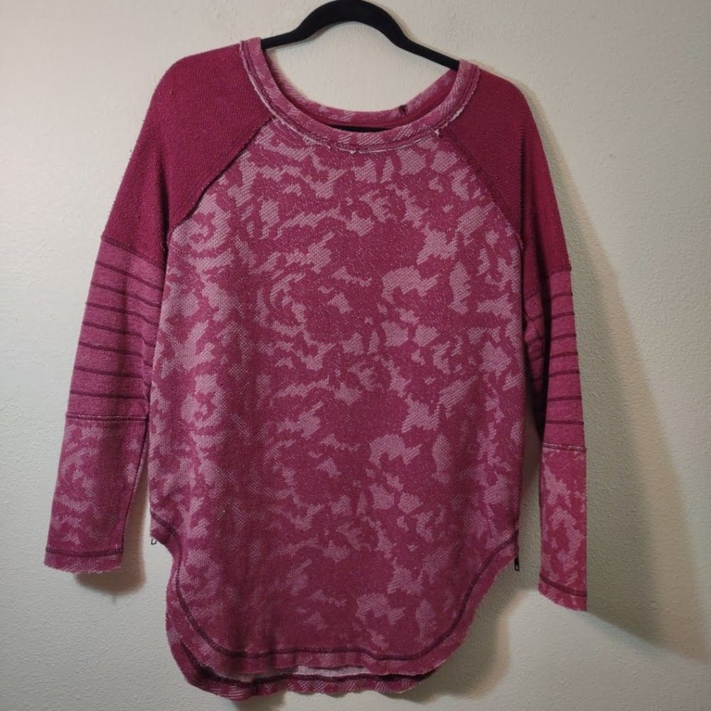 Free People Magenta Crew Neck Sweatshirt XS